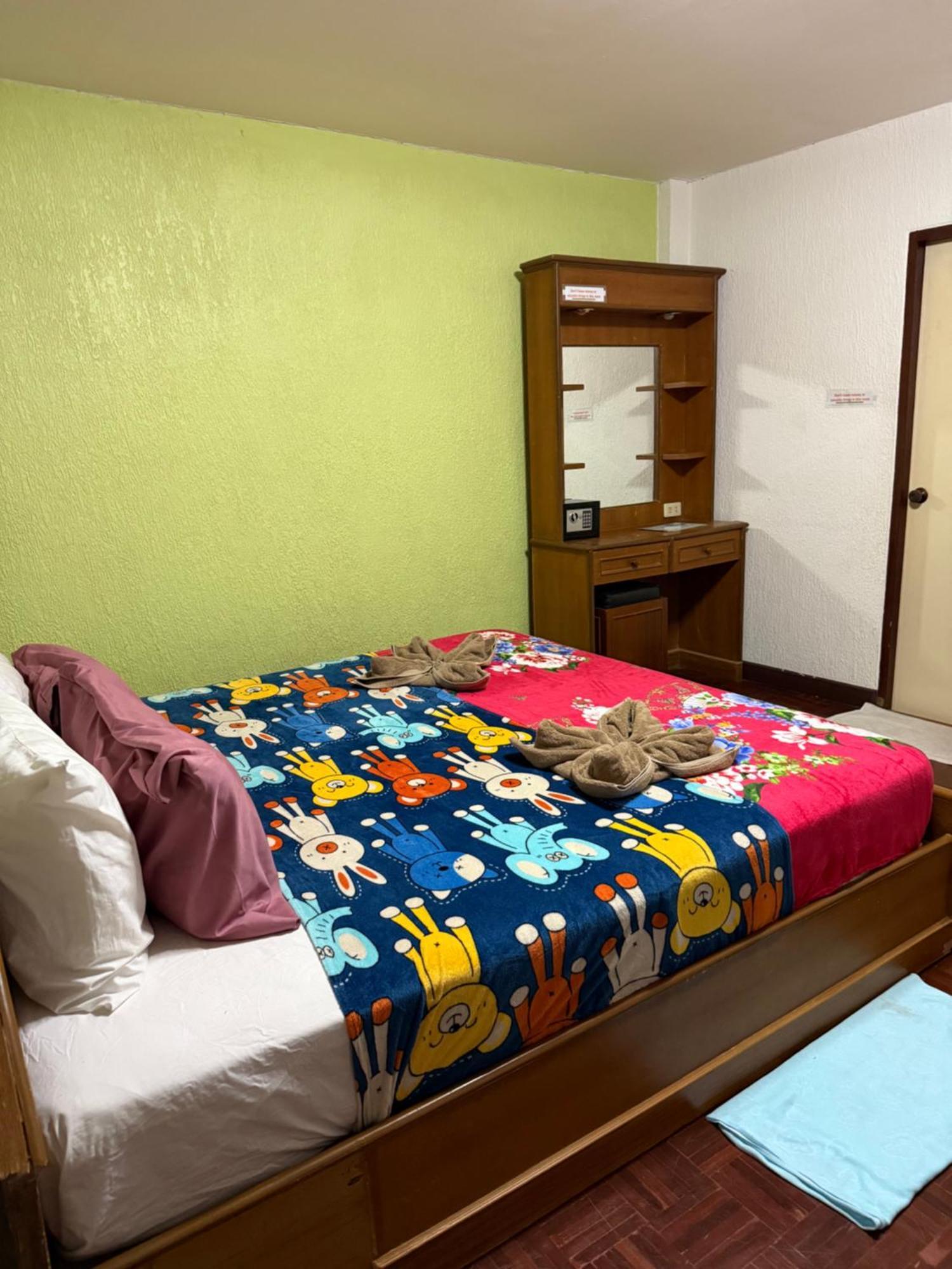 Dikachaya Hostel Bãi biển Chaweng Ngoại thất bức ảnh